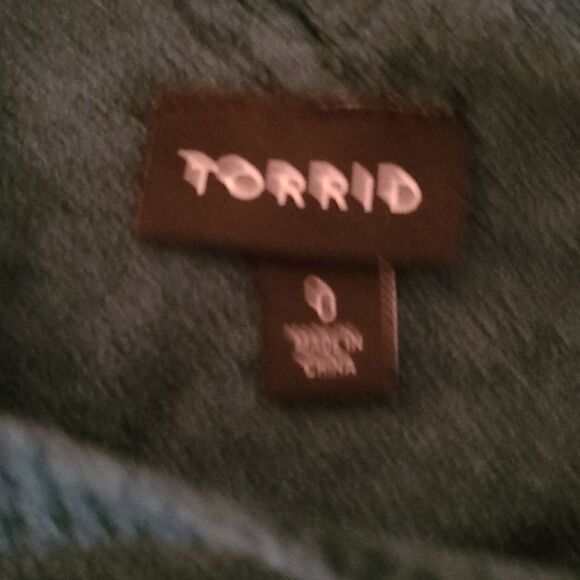 Torrid top   - Picture 4 of 4